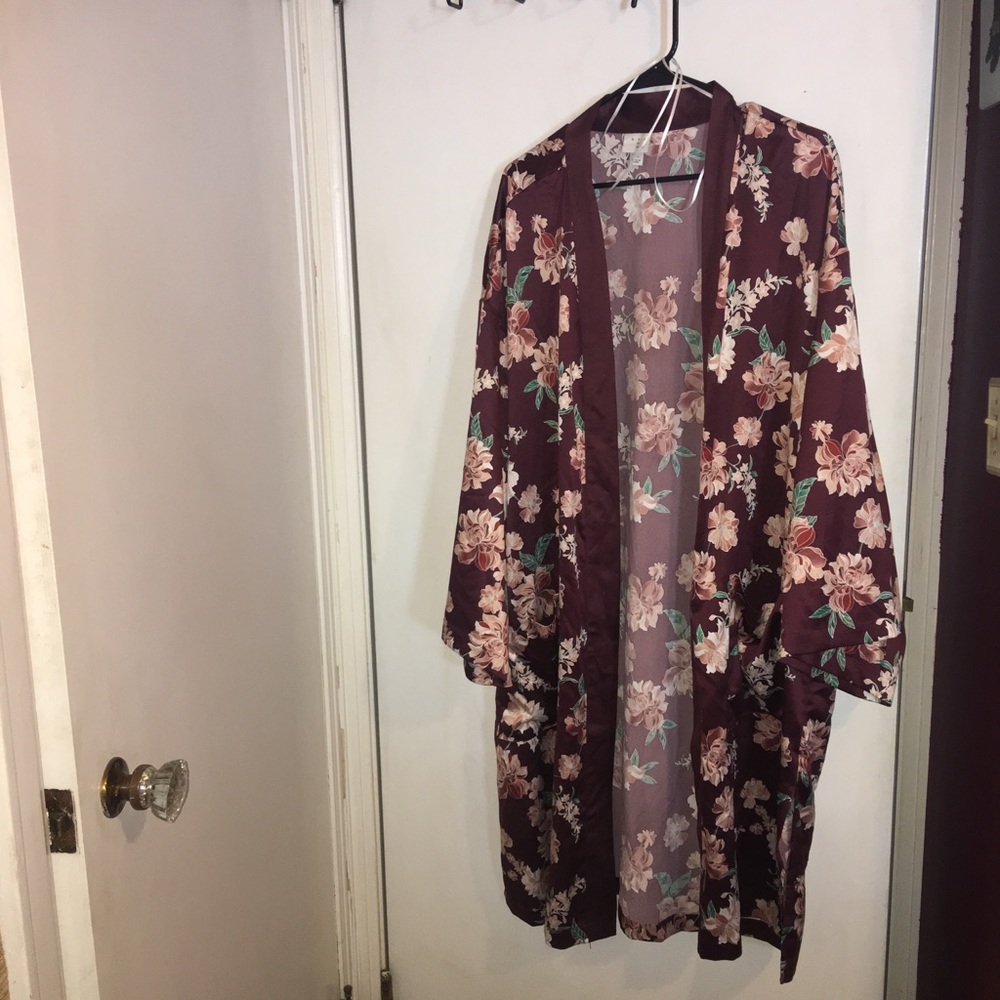 A New Day silky floral duster with pockets. - Picture 1 of 7
